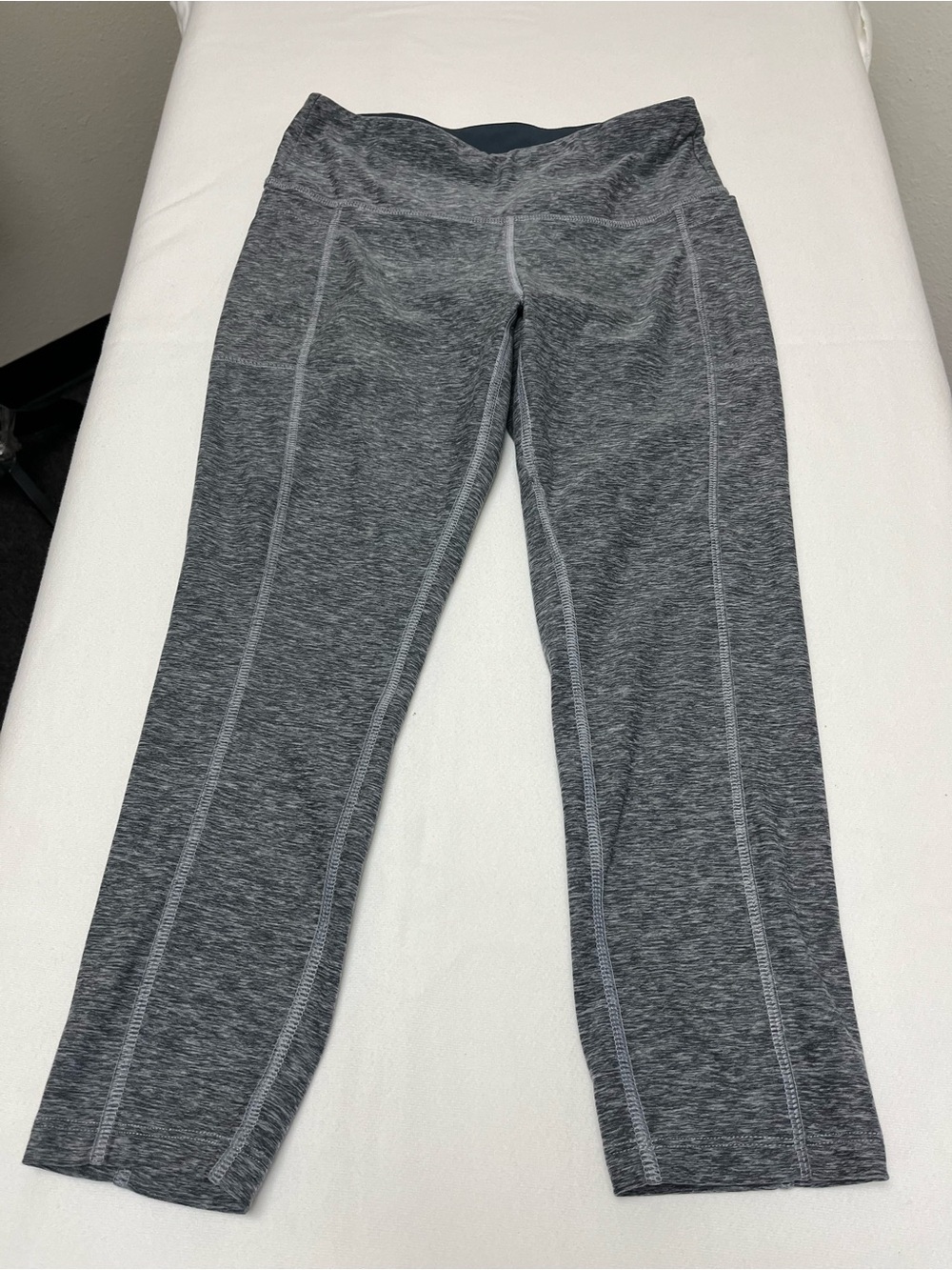 New Balance Leggings | Size M | Gray | Excellent Pre-Owned Condition